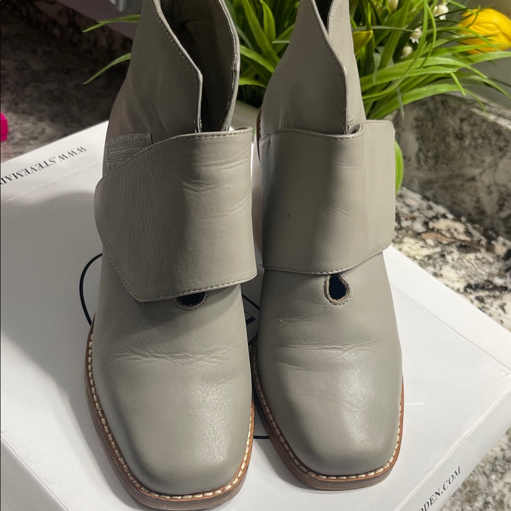 Shellys London Gray Ankle Booties